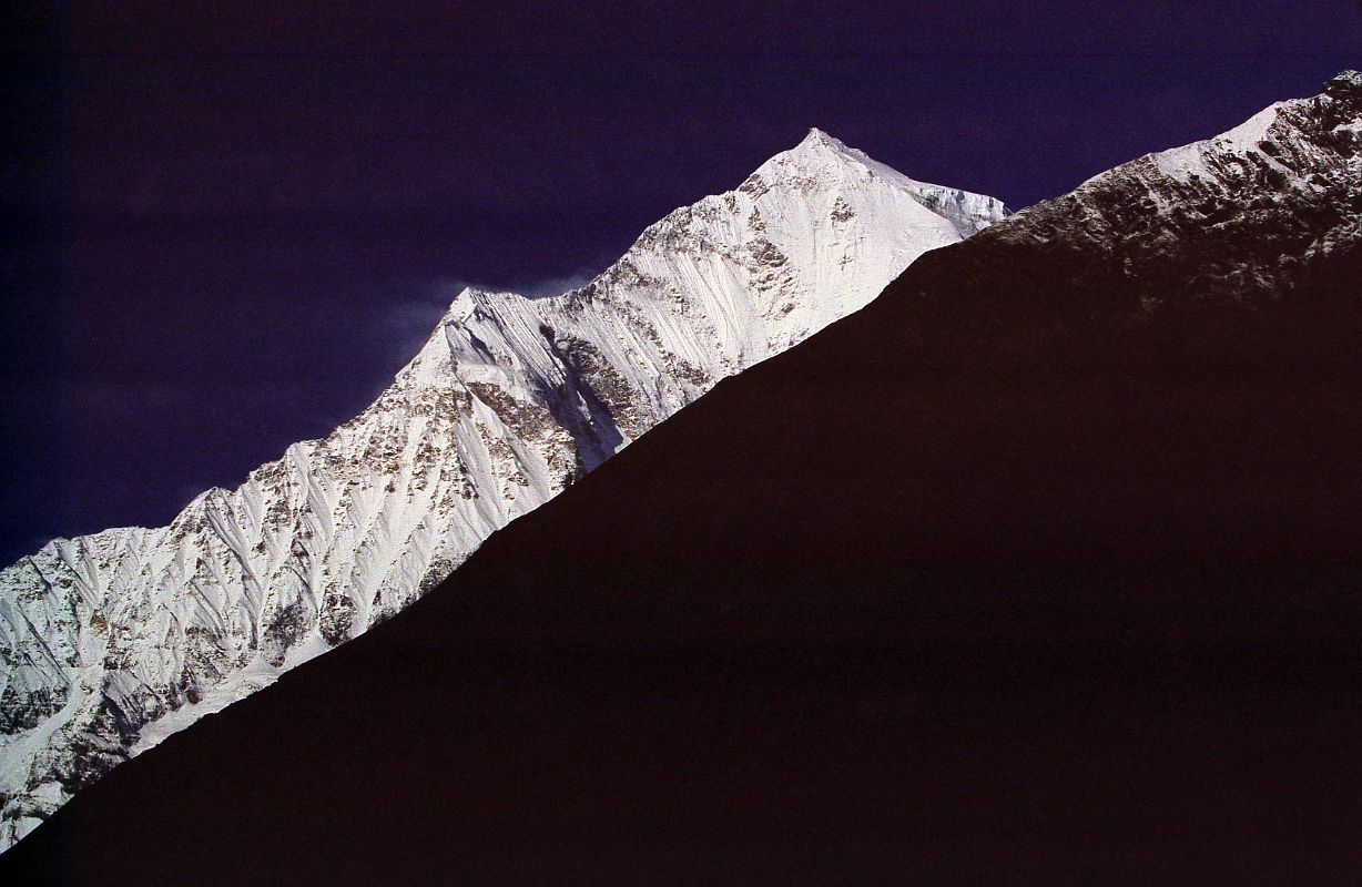 203 Dhaulagiri Ridge Closer From before Tukuche �The south-east ridge of Dhaulagiri ... gave us some slight encouragement ... Lachenal: �To begin with, it's incredibly long, it's all very high up, and above all it's technically very difficult: great walls and towers of ice, some rock, broken ground, gendarmes - there's no end to it�